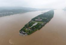 長沙暴雨，透水磚制磚機(jī)制品透水磚愿風(fēng)雨迎擊